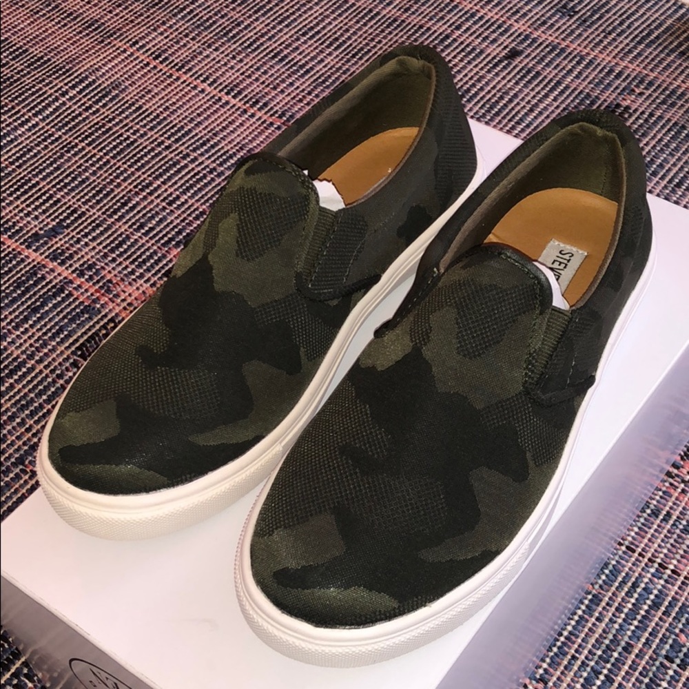 Steve Madden Camo